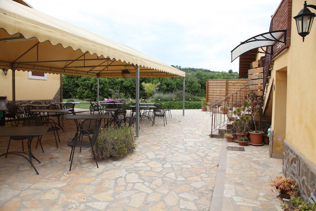 Villa Il Giardino Del Sole Agnone Bagni Exterior foto