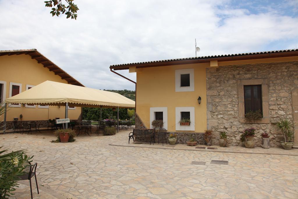 Villa Il Giardino Del Sole Agnone Bagni Exterior foto