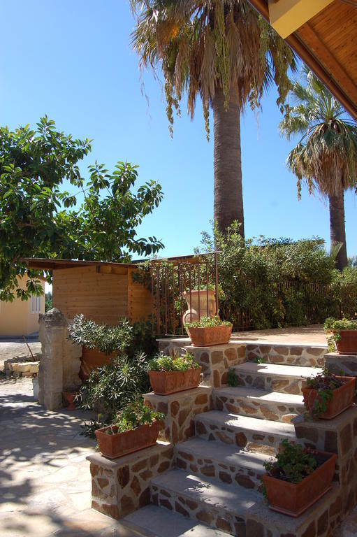 Villa Il Giardino Del Sole Agnone Bagni Exterior foto