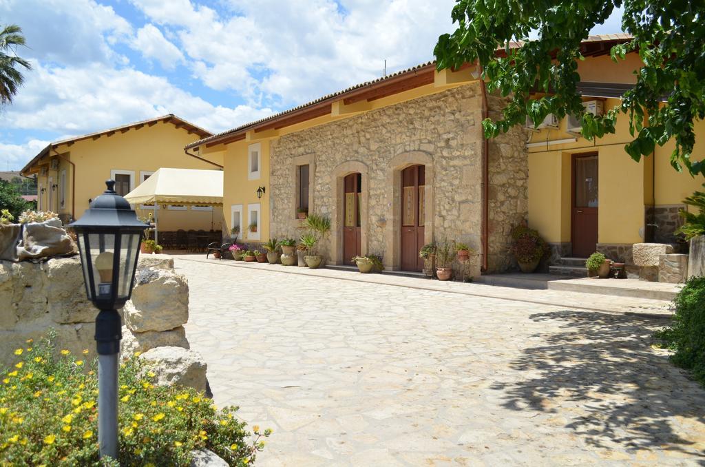 Villa Il Giardino Del Sole Agnone Bagni Exterior foto