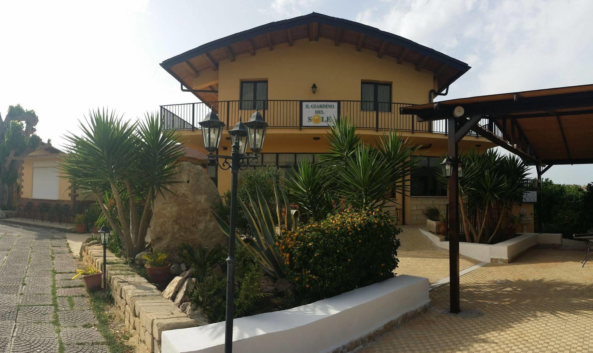 Villa Il Giardino Del Sole Agnone Bagni Exterior foto