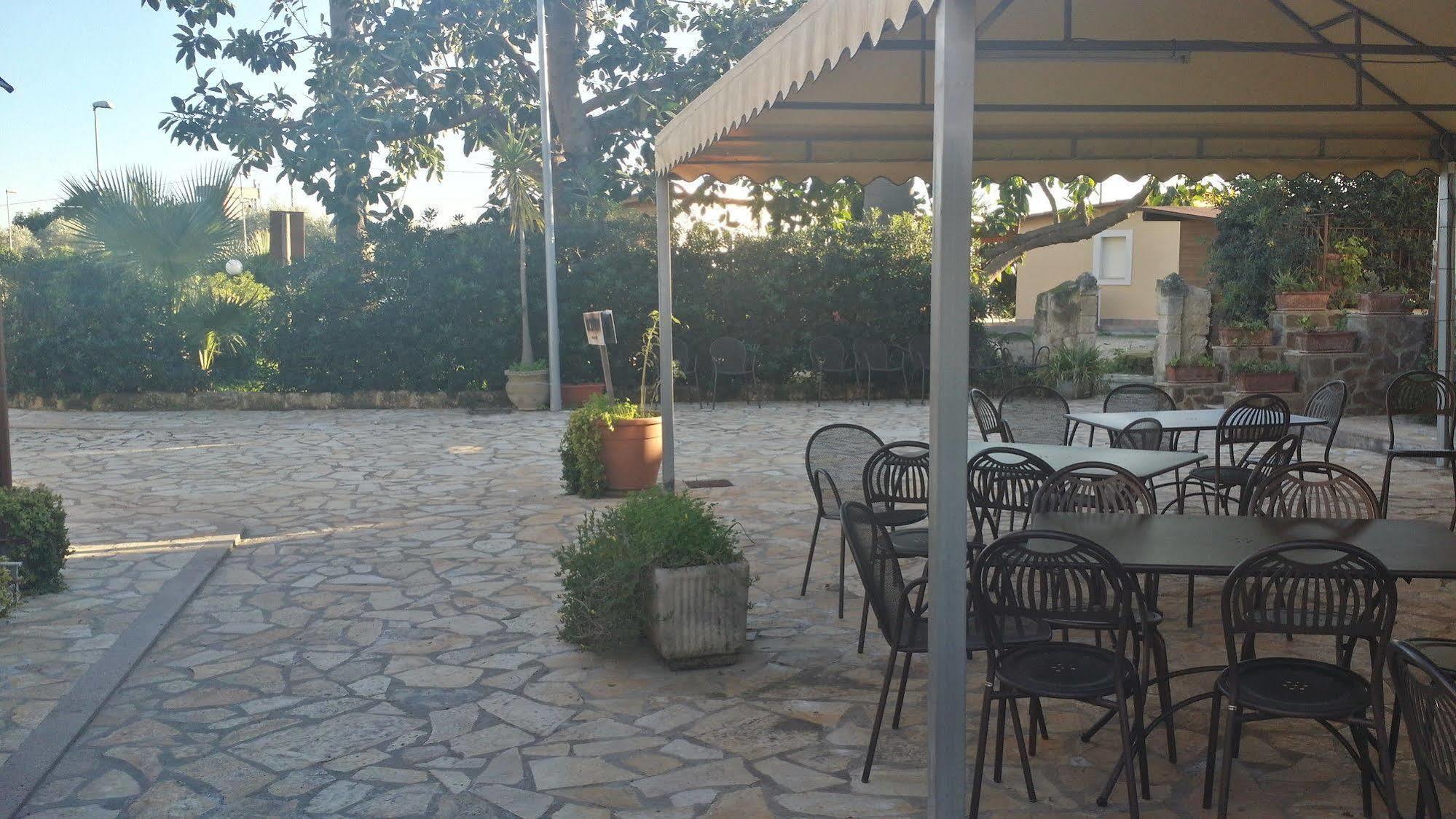 Villa Il Giardino Del Sole Agnone Bagni Exterior foto