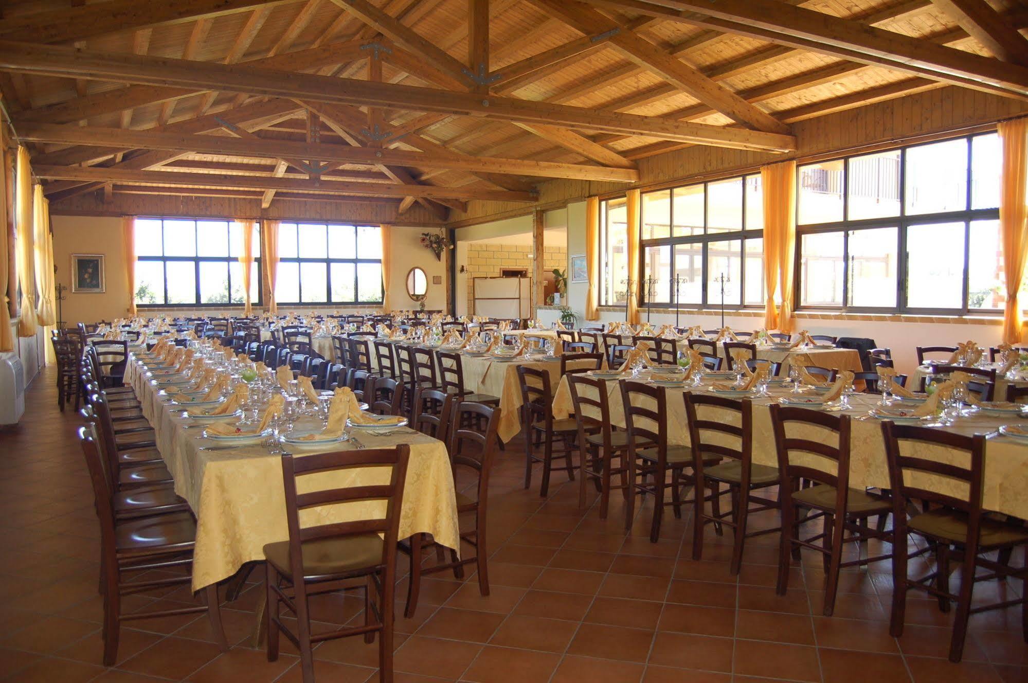 Villa Il Giardino Del Sole Agnone Bagni Exterior foto