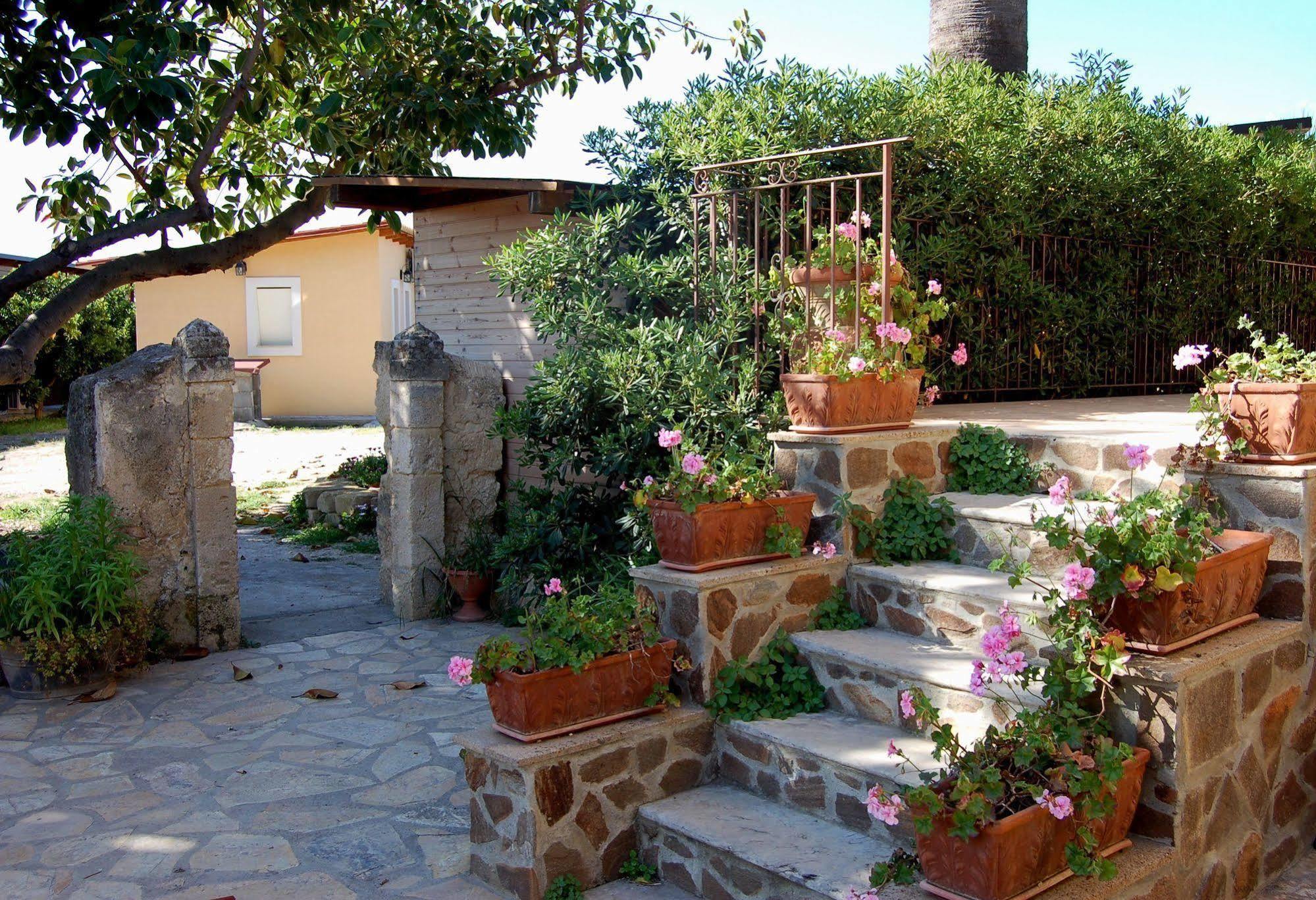 Villa Il Giardino Del Sole Agnone Bagni Exterior foto